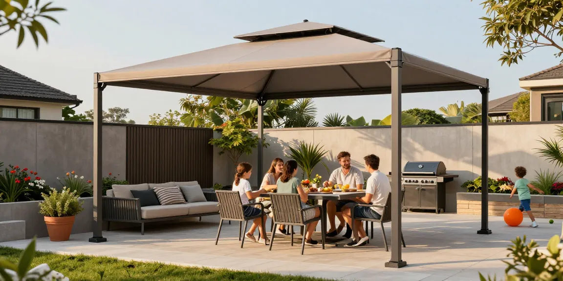 Freistehende Terrassenüberdachung mit Familie, die im Garten entspannt.